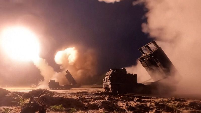 Korea a USA v reakci na test KLDR odpálily osm raket